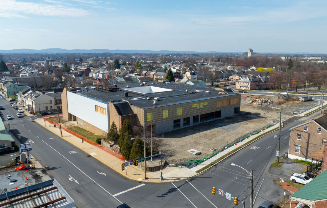 900 Maple St.