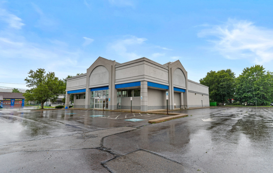 400 W 2nd St