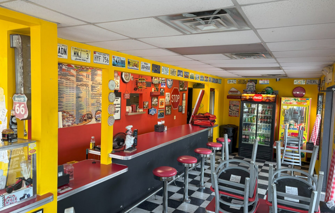 Johnny’s Pizza