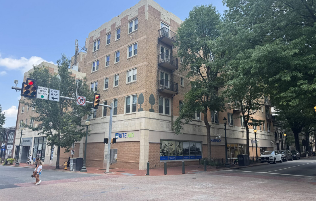 13 E Gay St