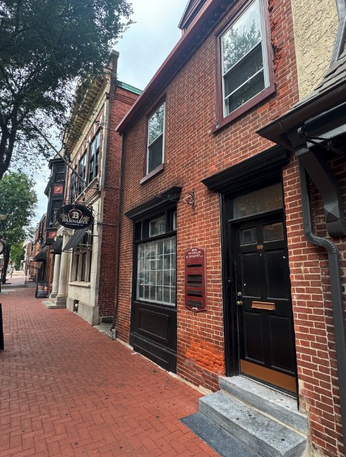 19 S High St