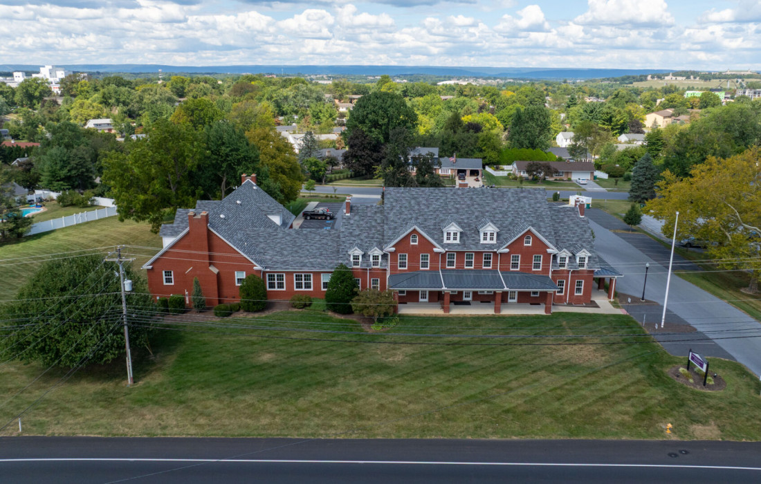 501 W Governor Rd