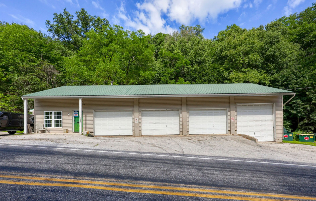 1263 Bridgeton Rd, Fawn Grove, PA 17321